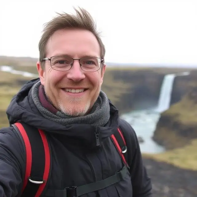 Portrait of a friendly and experienced Icelandic guide.